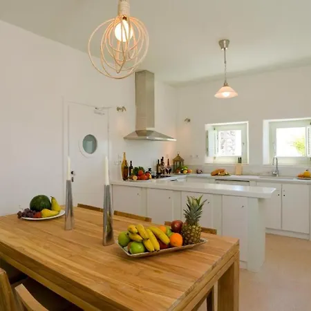 Wonderful Santorini 5 En-suite Bedrooms Elysium Heated Pool Caldera Views Akrotiri Villa