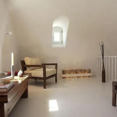 Wonderful Santorini 5 En-suite Bedrooms Elysium Heated Pool Caldera Views Akrotiri Villa