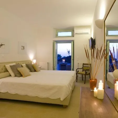 Wonderful Santorini 5 En-suite Bedrooms Elysium Heated Pool & Caldera Views Akrotiri *